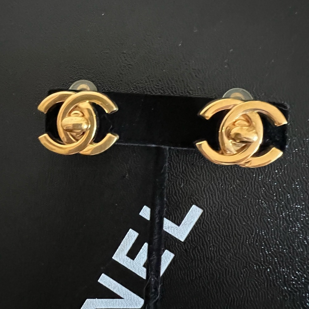 CHANEL Vintage 97P CC Turnlock Earrings 24K Gold Plated PRISTINE